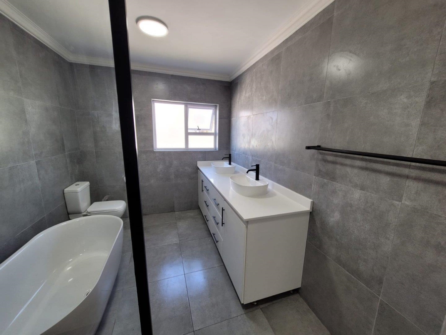 3 Bedroom Property for Sale in Aston Bay Eastern Cape